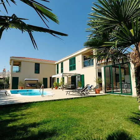 Luxury With Heated Pool, Terrace, And Outdoor Amenities For Relaxation * Trogir